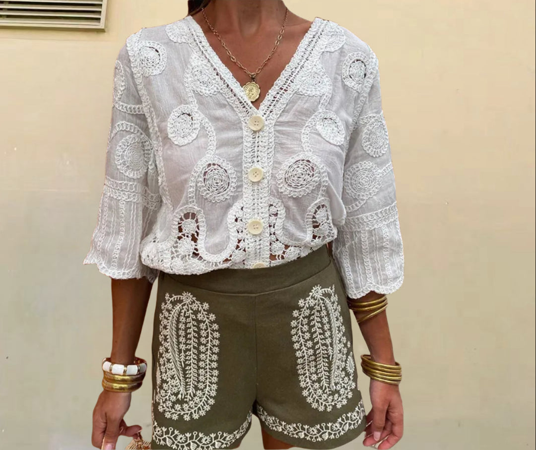Damen luftige Bluse mit kunstvollem Häkelmuster und Knopfleiste Drune