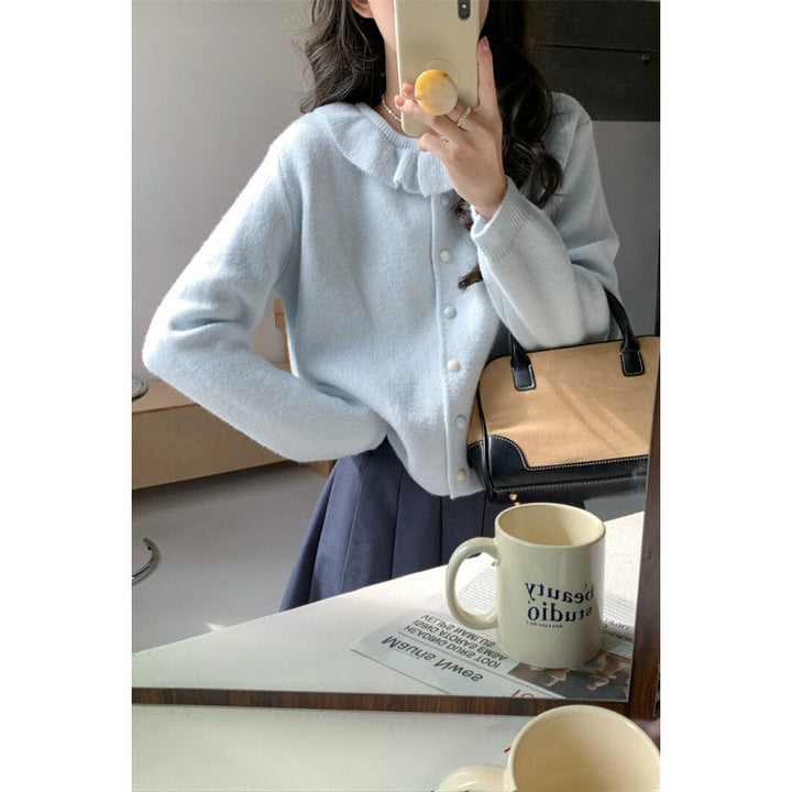 Damen Strickpullover mit romantischem Rüschenkragen und feinen Knopfdetails Drune