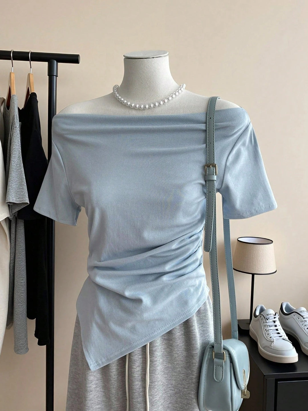 Damen Off-Shoulder T-Shirt mit Raffung Drune