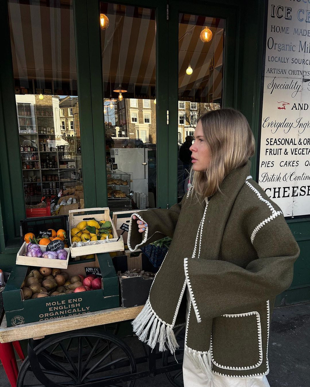 Damen Kuschelige Fleecejacke mit eleganten Fransen und Knopfdetail Drune