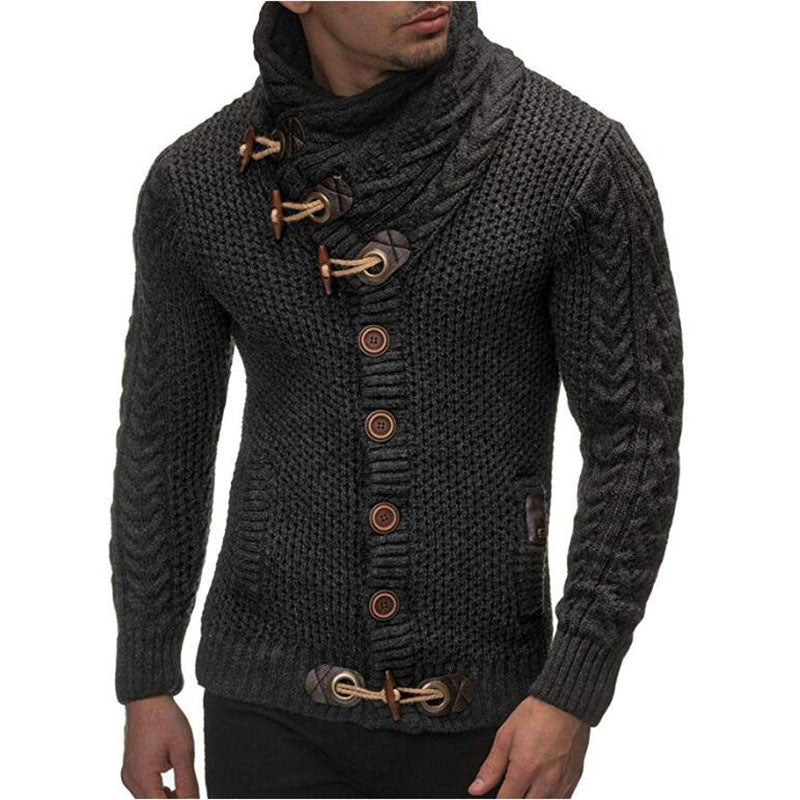 Herren nan Strickcardigan mit hohem Schalkragen, Zopfmuster und Knebelverschlüssen Drune