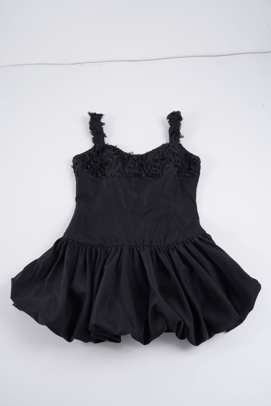 Damen Minikleid mit floralem Spitzenoberteil und voluminösem Rock Drune
