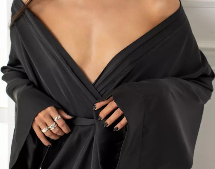 Damen eleganter Morgenmantel aus fließendem Stoff mit Gürtel und weitem Schnitt Drune