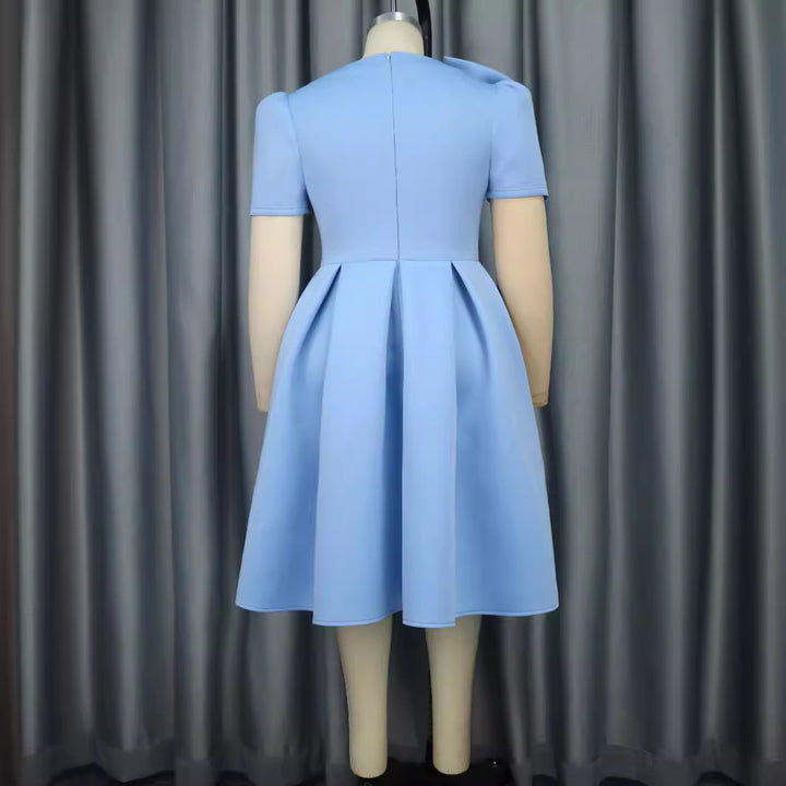 Damen Cocktailkleid mit kunstvollem Schleifenakzent und taillierter Silhouette Drune