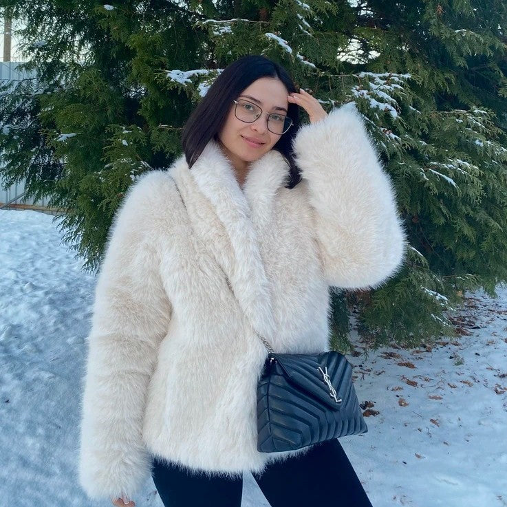 Damen Flauschige Kurzjacke mit oversized Kragen Drune