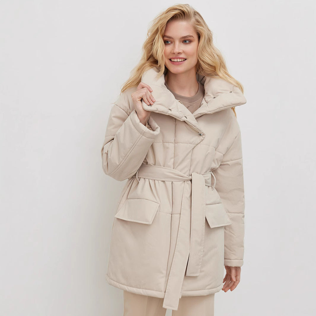 Damen Modische Steppjacke mit hohem Kragen und Gürtel Drune