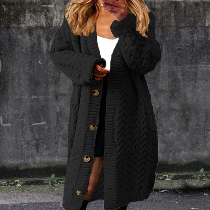 Damen Grobstrickjacke mit kunstvollem Zopfmuster und eleganten Knöpfen Drune