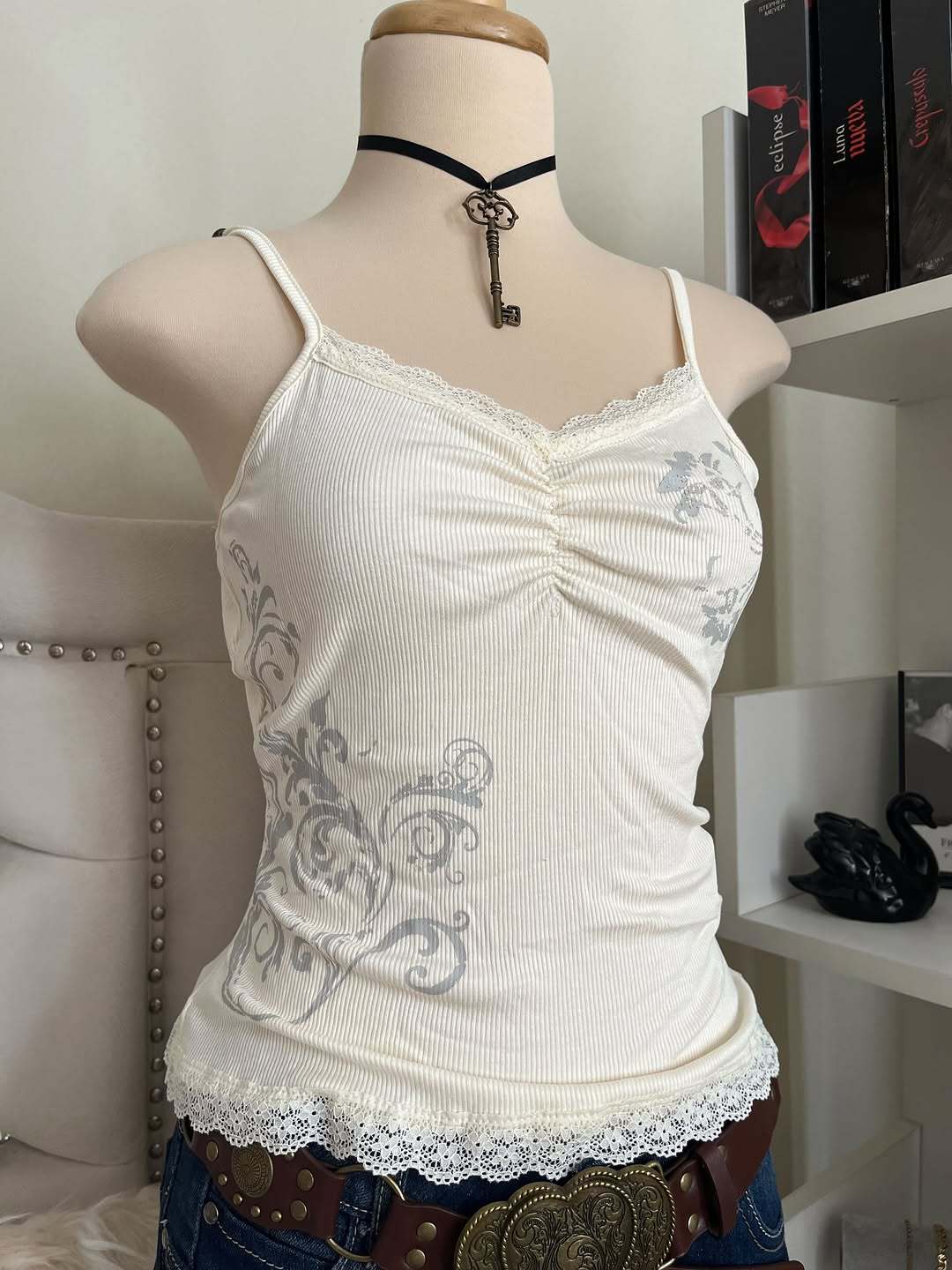 Damen Verspieltes Spaghetti-Träger Top mit Spitzendetails Drune