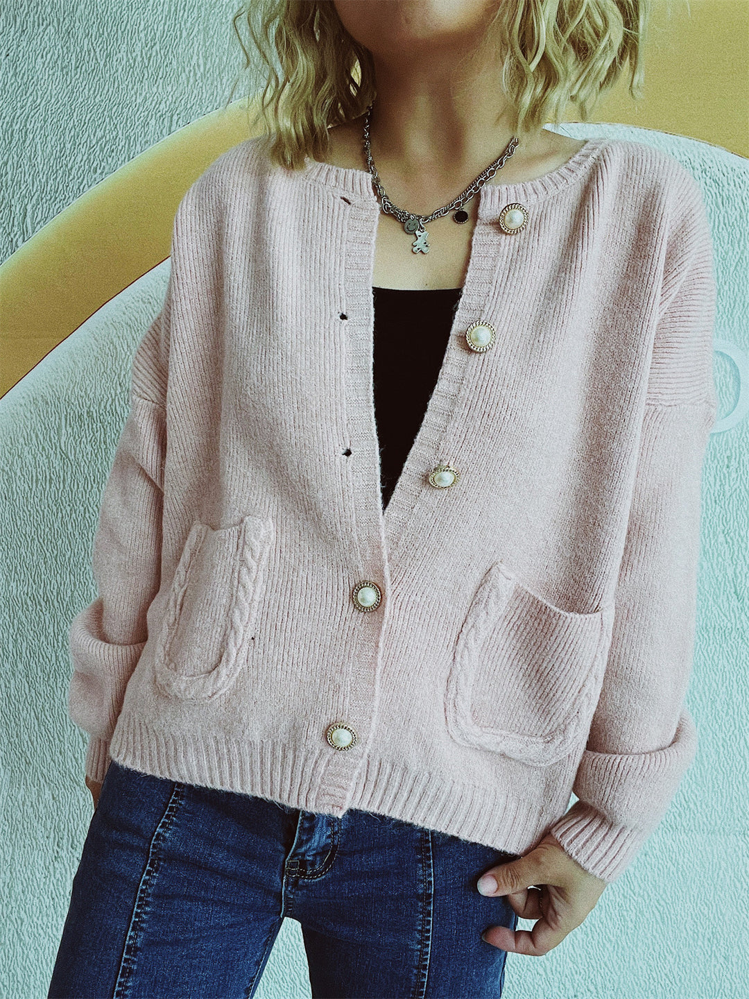 Damen gemütliche Strickjacke mit Perlenknöpfen und Taschen Drune