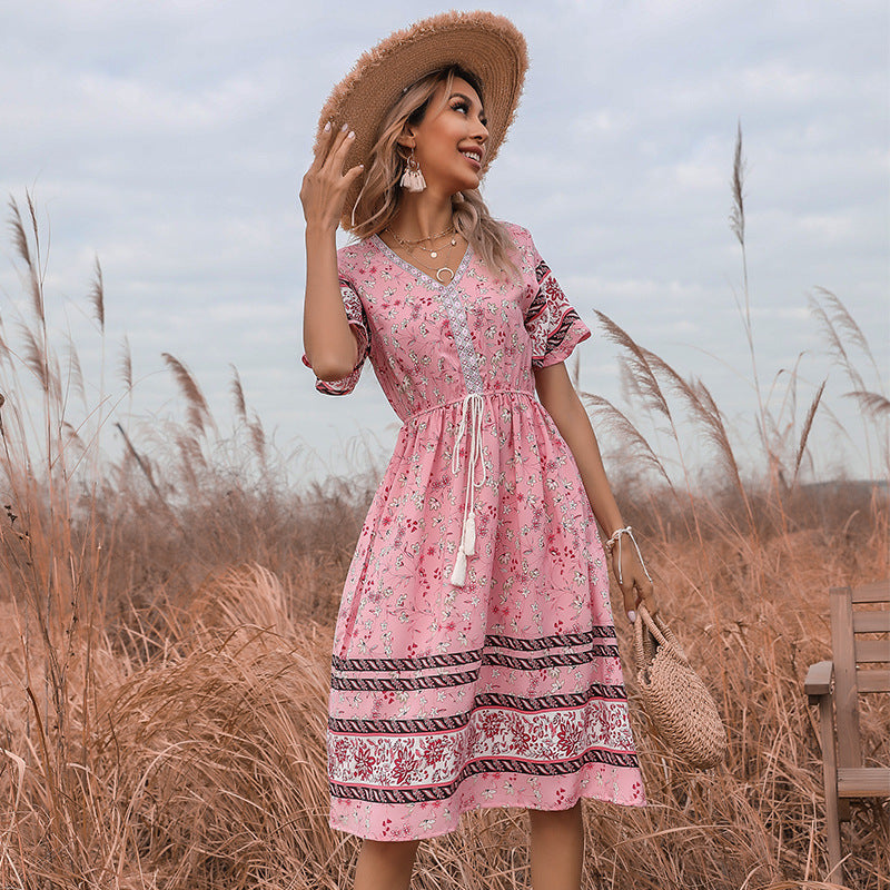 Damen Boho-inspiriertes Sommerkleid mit floralem Design und verspieltem Taillenzug Drune