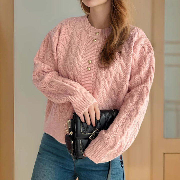 Damen Strickjacke mit eleganter Zopfmusterstruktur und dekorativen Knöpfen Drune