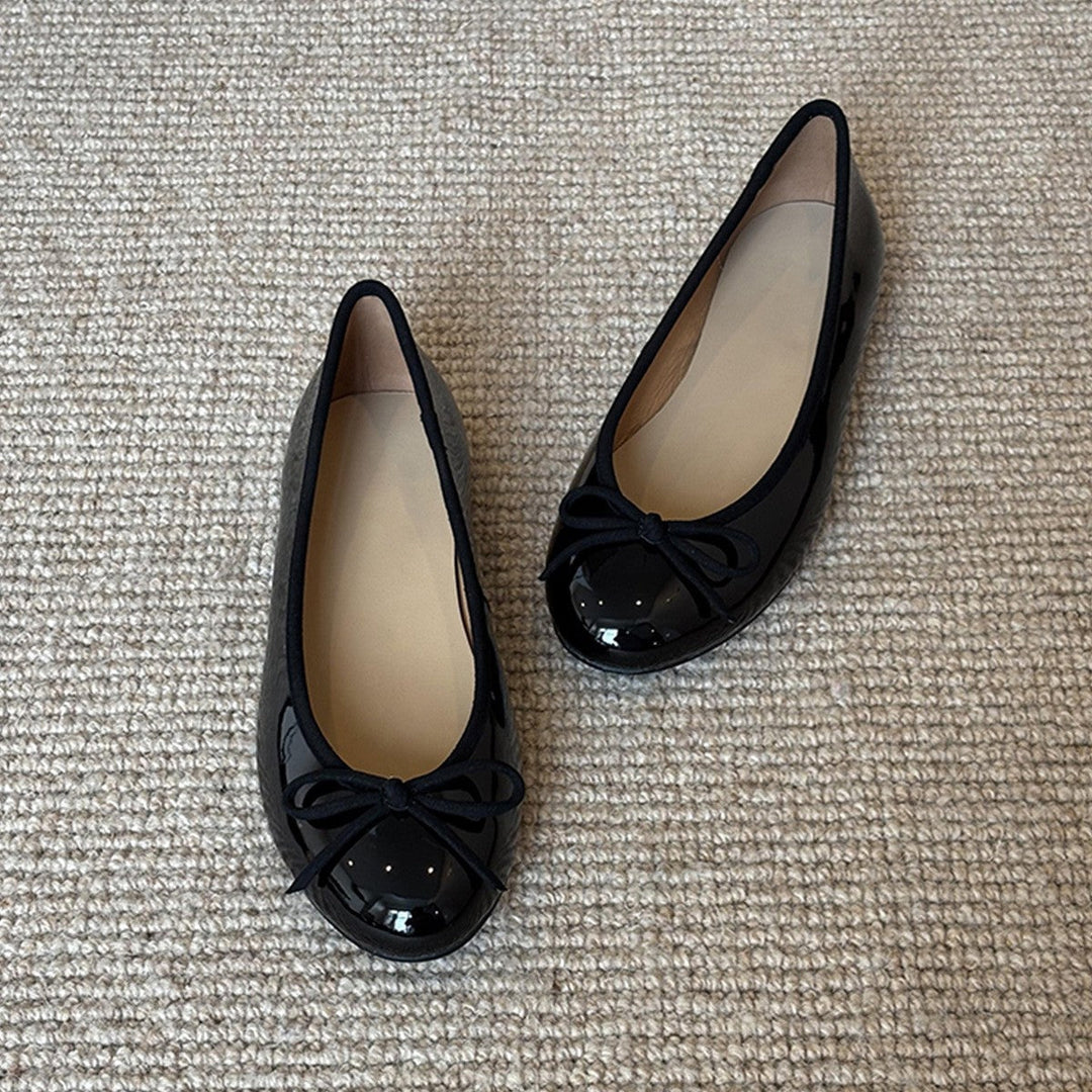 Damen Ballerina-Schuhe mit glänzender Oberfläche und verspieltem Schleifenakzent Drune