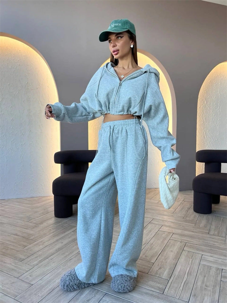 Damen Cropped Hoodie und weite Sweatpants Kombi Drune