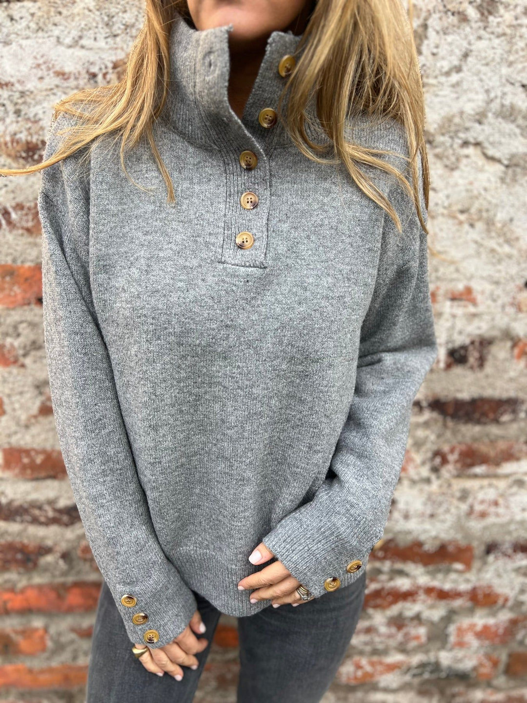 Damen kuscheliger Pullover mit hohem Kragen und dekorativen Knopfdetails Drune