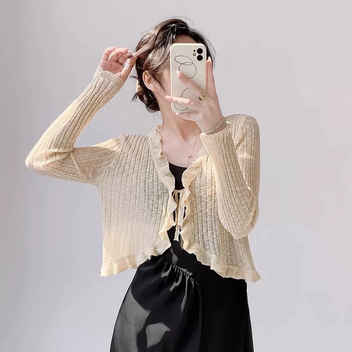 Damen Strickjacke mit Rüschendetails und luftiger Struktur Drune