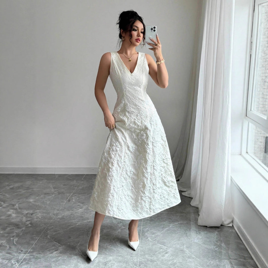 Damen Spitzen-Maxikleid mit verführerischem Schnitt und zarten Spaghettiträgern Drune