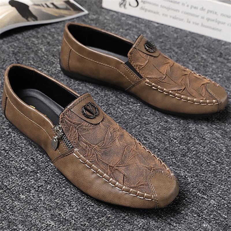 Herren elegante Lederoptik Slipper mit Zierreißverschluss, handgenähter Mokassinnaht und flexibler Komfortsohle Drune