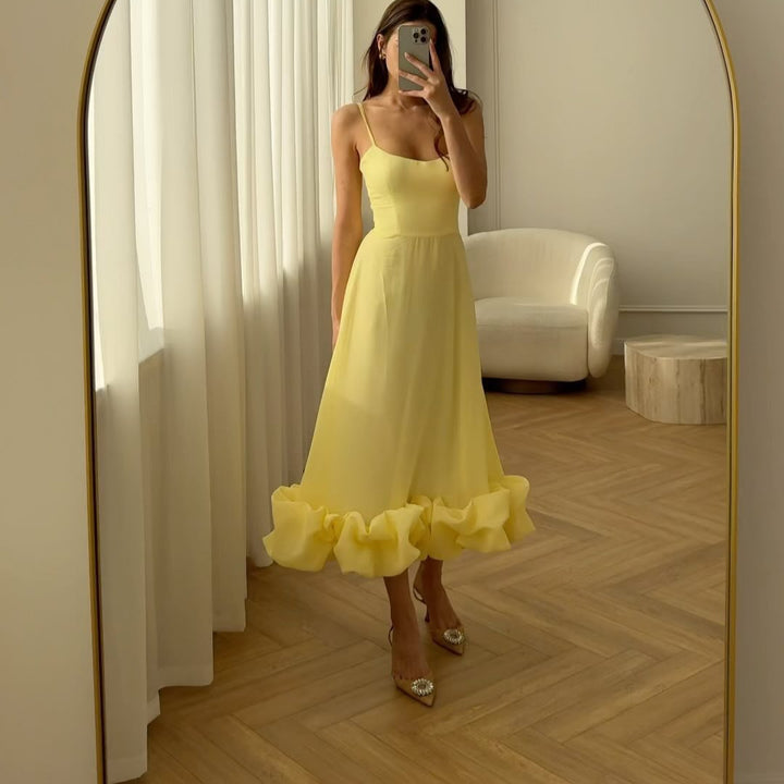 Damen Midi-Kleid mit zarten Spaghetti-Trägern und voluminösem Rüschensaum Drune