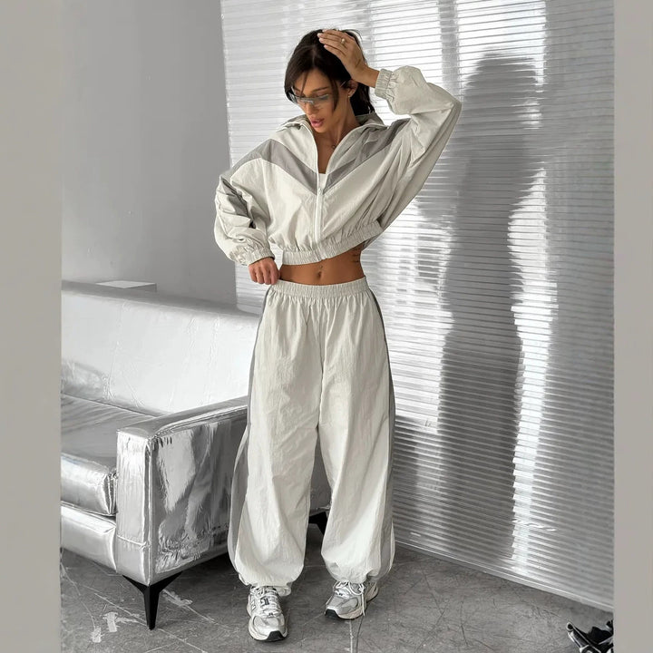 Damen nan Satin-Trackset mit Stehkragen, Chevron-Streifen und Kordelzug Drune