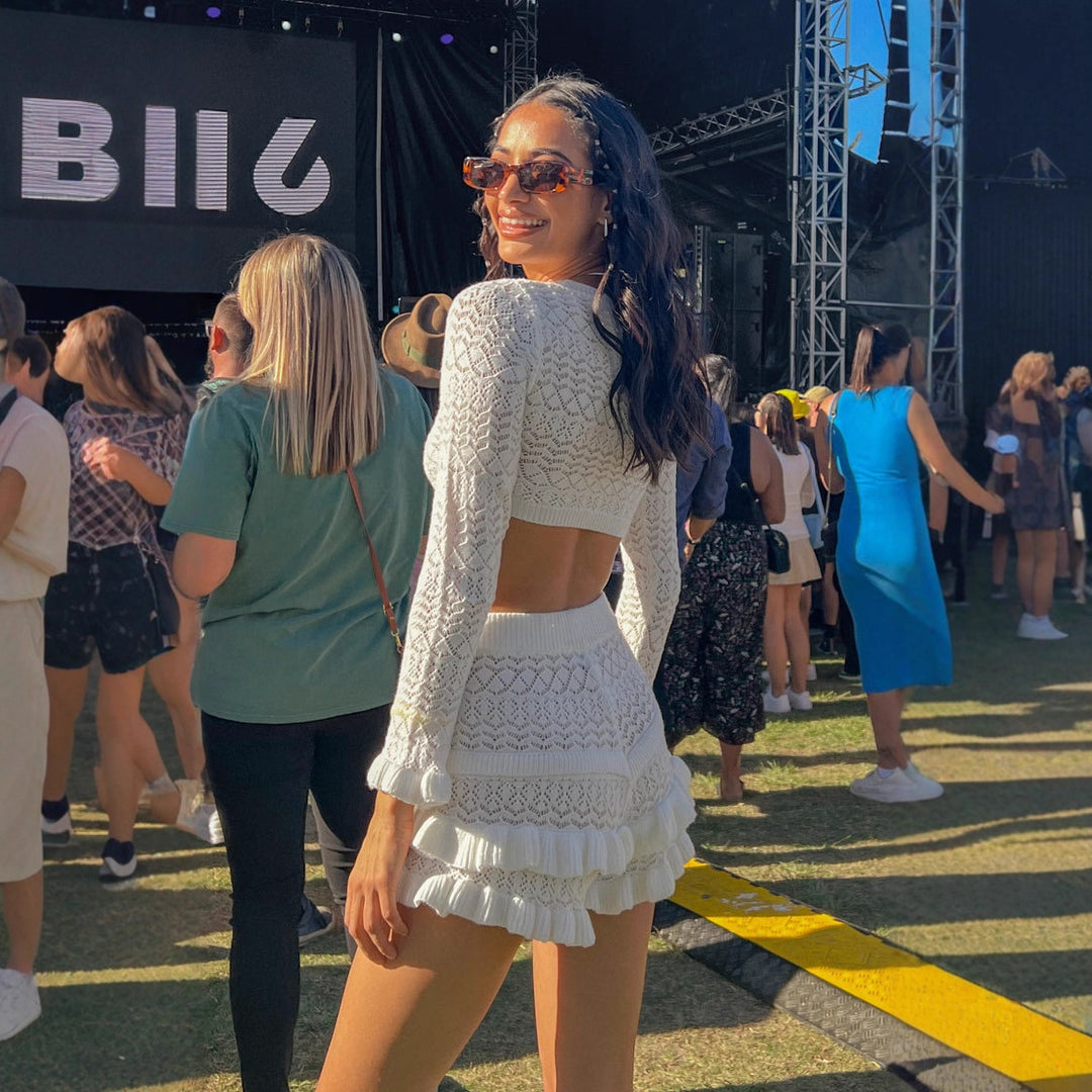Damen Set mit gehäkeltem Crop-Top und Rüschenshorts Drune