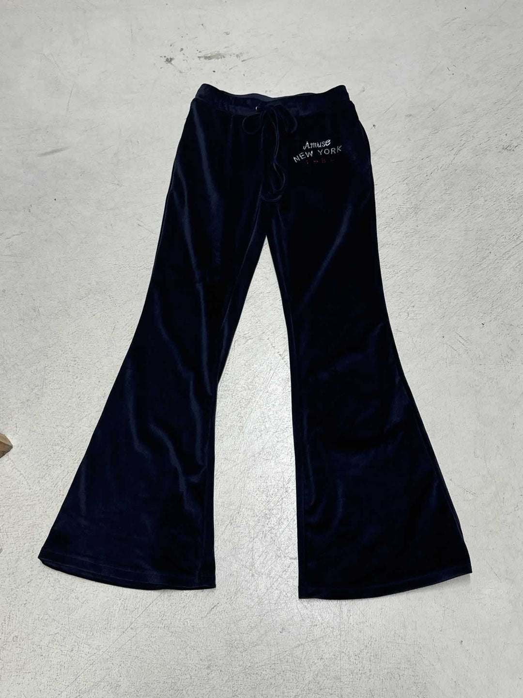 Damen Flared Sweatpants mit verstellbarem Bund und stylischem Schriftzug Drune