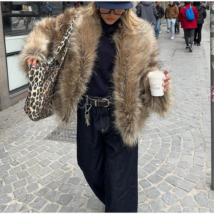 Damen luxuriöse Kunstfelljacke mit funkelndem Detail Drune