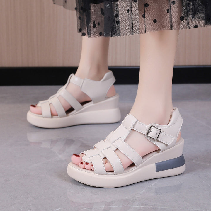 Damen nan luftige Riemchen-Sandalette mit gepolstertem Komfortfußbett und dezenter Plateauzwischensohle Drune
