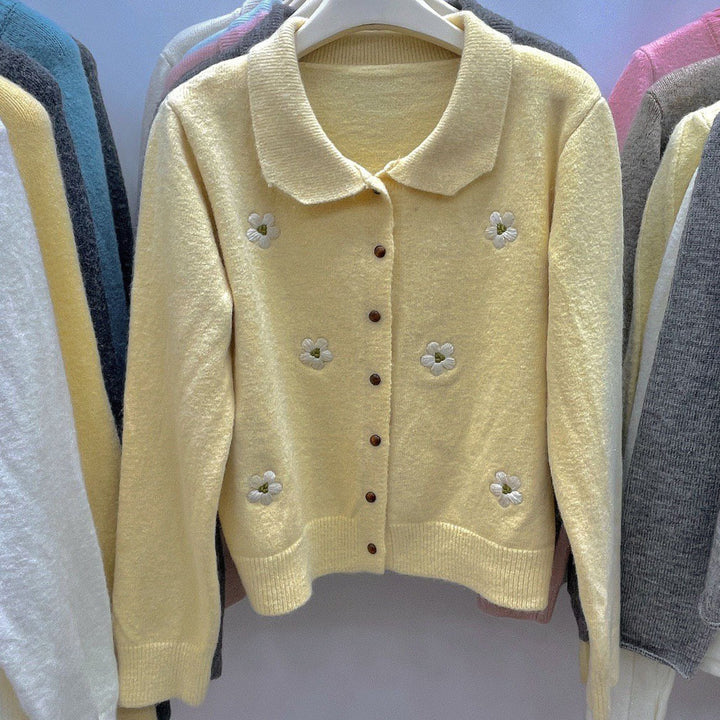 Damen Strickjacke mit floralen Applikationen und klassischem Kragen Drune