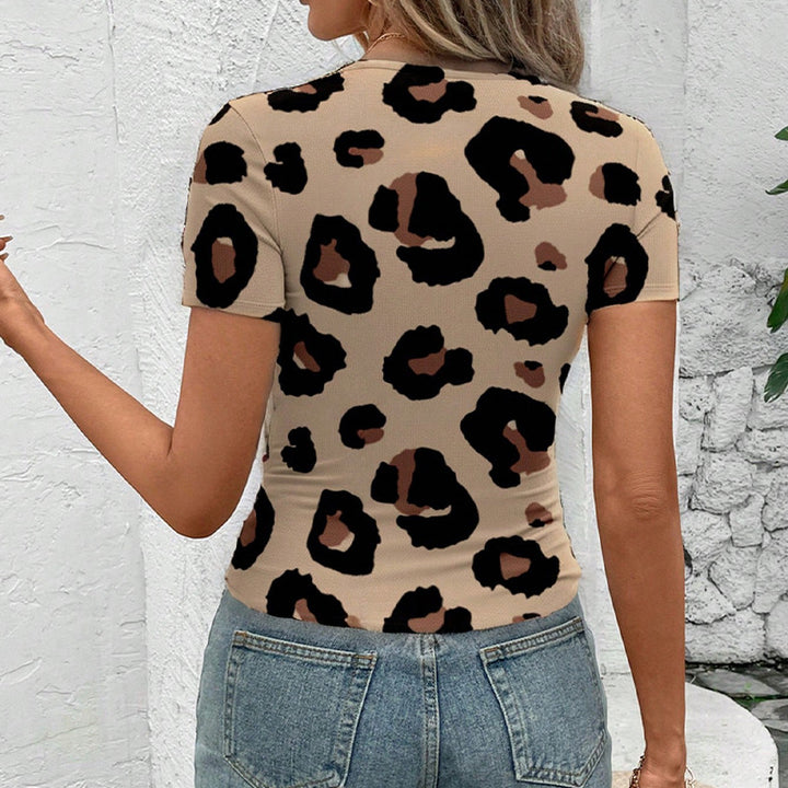 Damen T-Shirt mit modischem Leoprint und figurbetonendem Schnitt Drune