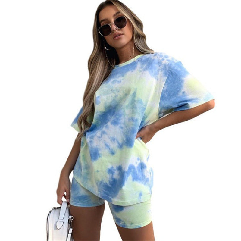 Damen Freizeit Outfit mit kreativem Batikdesign und verkürztem Schnitt Drune