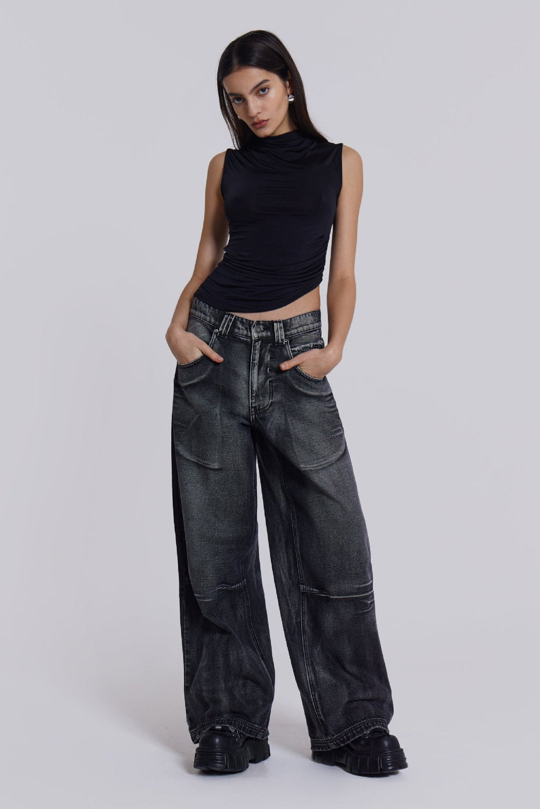 Damen weite Jeans mit kunstvollem Flügel-Design und einzigartigen Details Drune