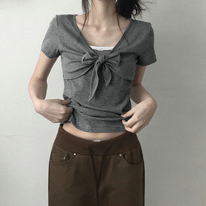 Damen kurzes T-Shirt mit Knoten-Detail und gestreiftem Design Drune