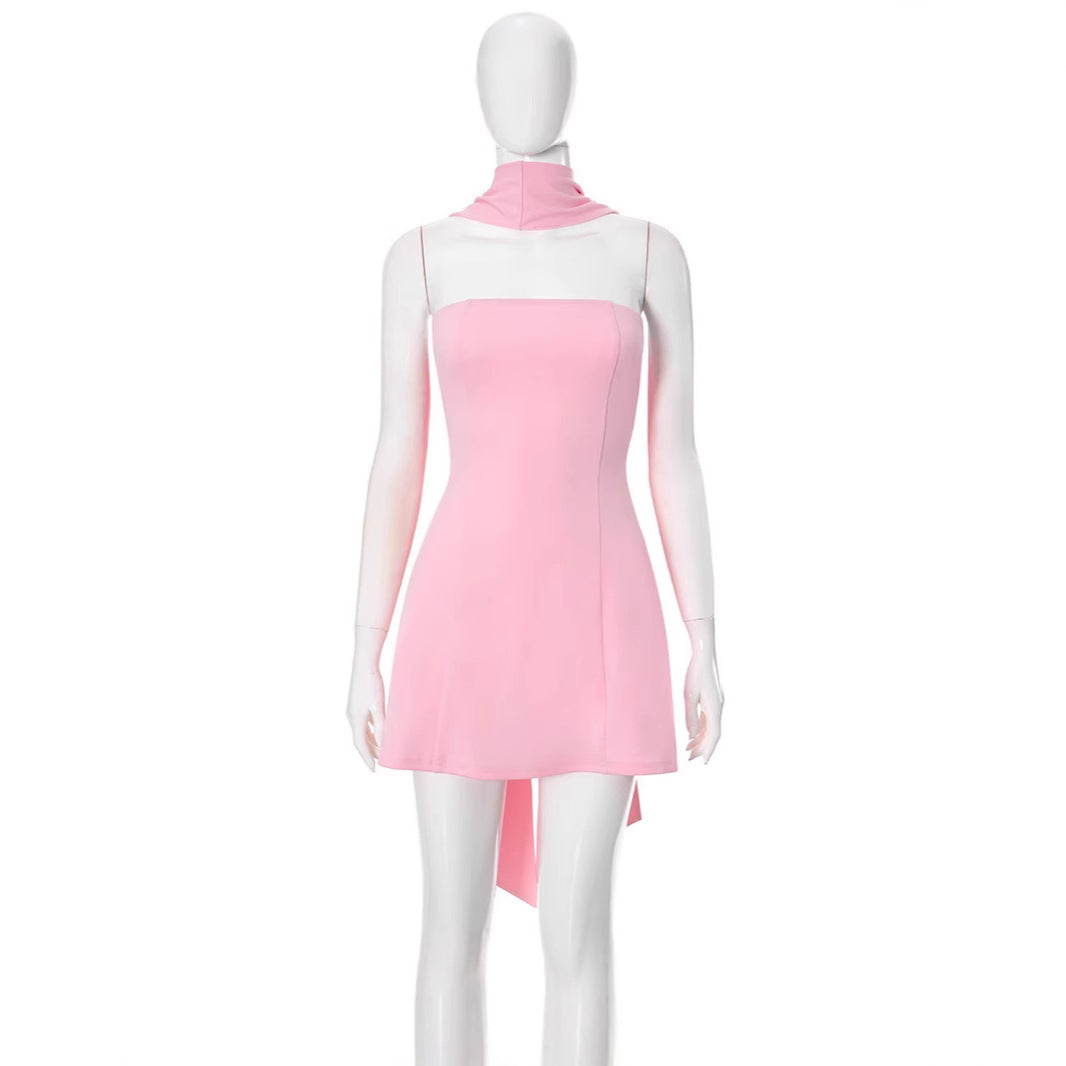 Damen Minikleid mit figurformendem Schnitt und schickem Halsschmuck Drune