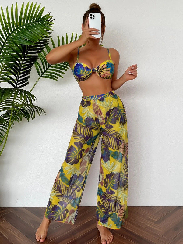 Damen Badeoutfit mit floralem Oberteil und transparenten Palazzohosen Drune