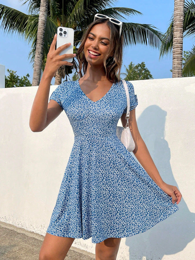 Damen Sommerliches Freizeitkleid mit floralen Mustern und schwingendem Rock Drune