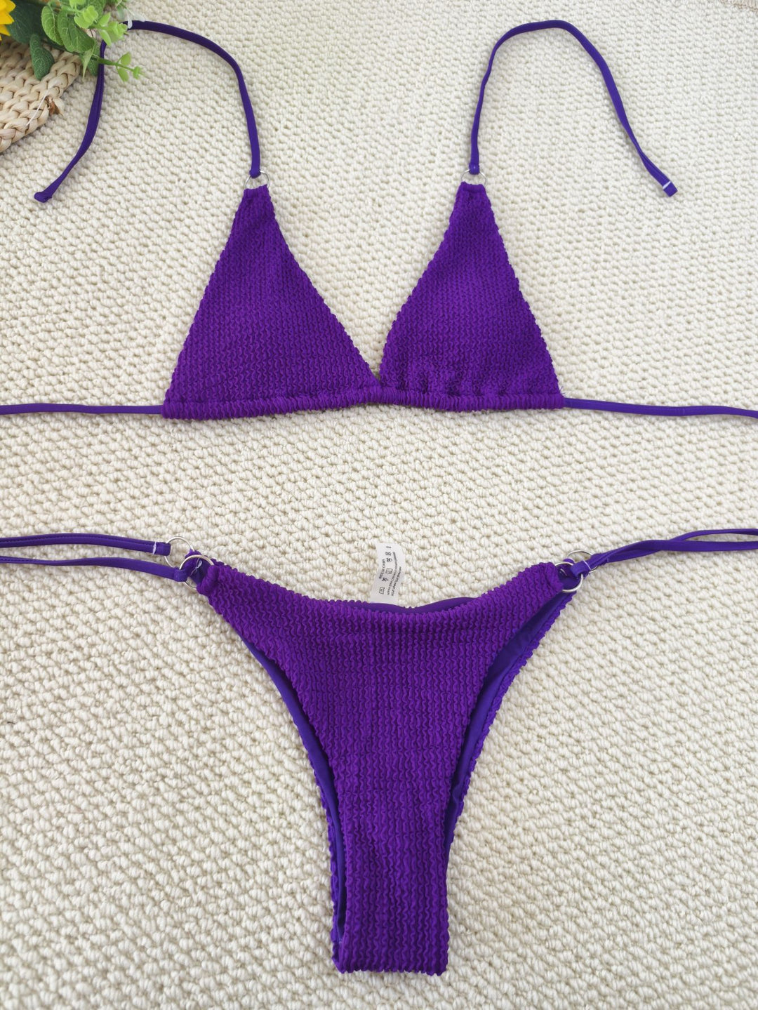 Damen Triangel-Bikini mit strukturiertem Gewebe und eleganten Ringverzierungen Drune