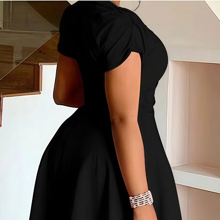 Damen Etuikleid mit doppelter Knopfleiste und femininer Silhouette Drune