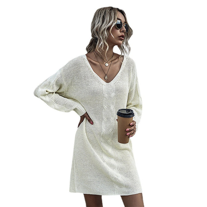 Damen Strickkleid mit V-Ausschnitt und knopfbaren Details Drune