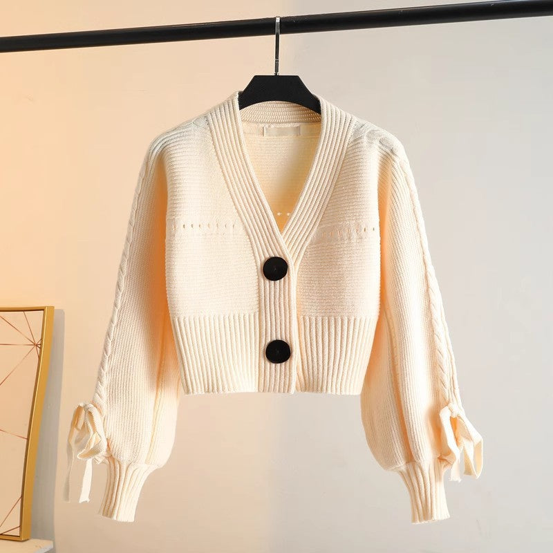 Damen modischer cropped Cardigan mit eleganten Knopfdetails und einzigartiger Rippstruktur Drune