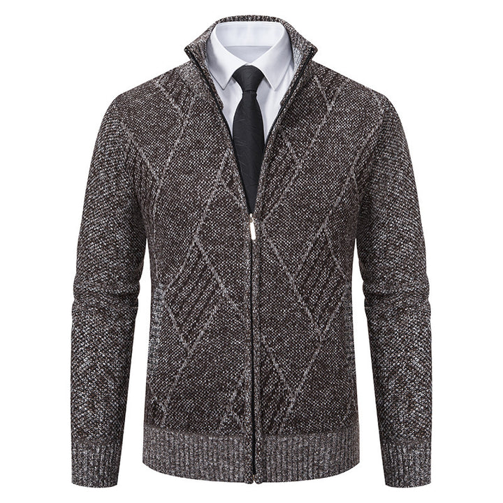 Herren modische Strickjacke mit hohem Kragen und stilvollem Zopfmuster Drune