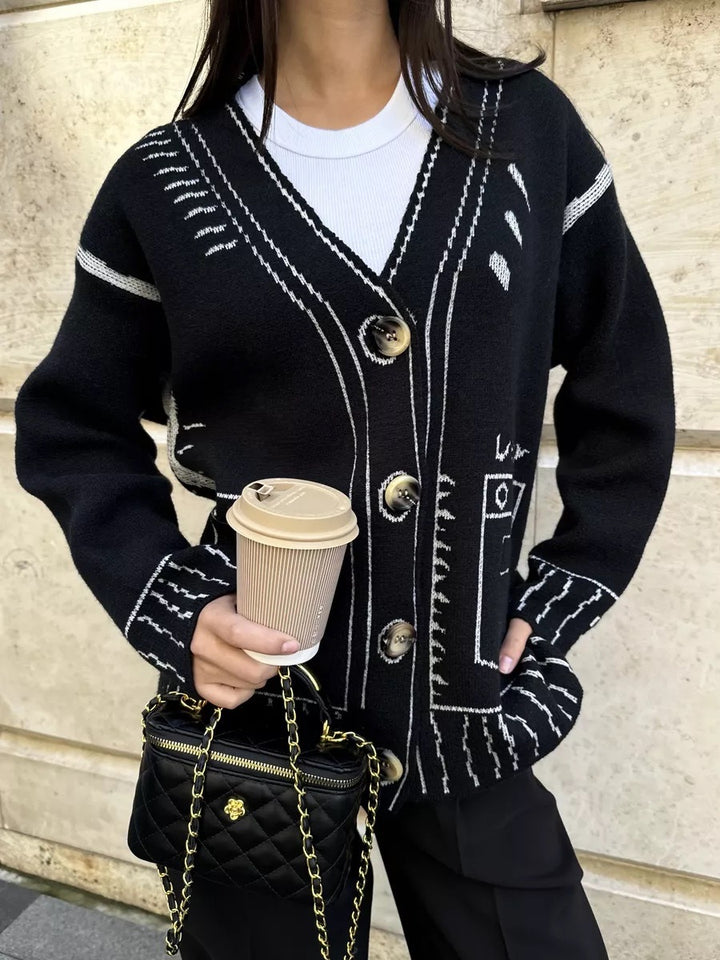 Damen Designer-Strickjacke mit auffälligem geometrischem Muster und großen Knöpfen Drune