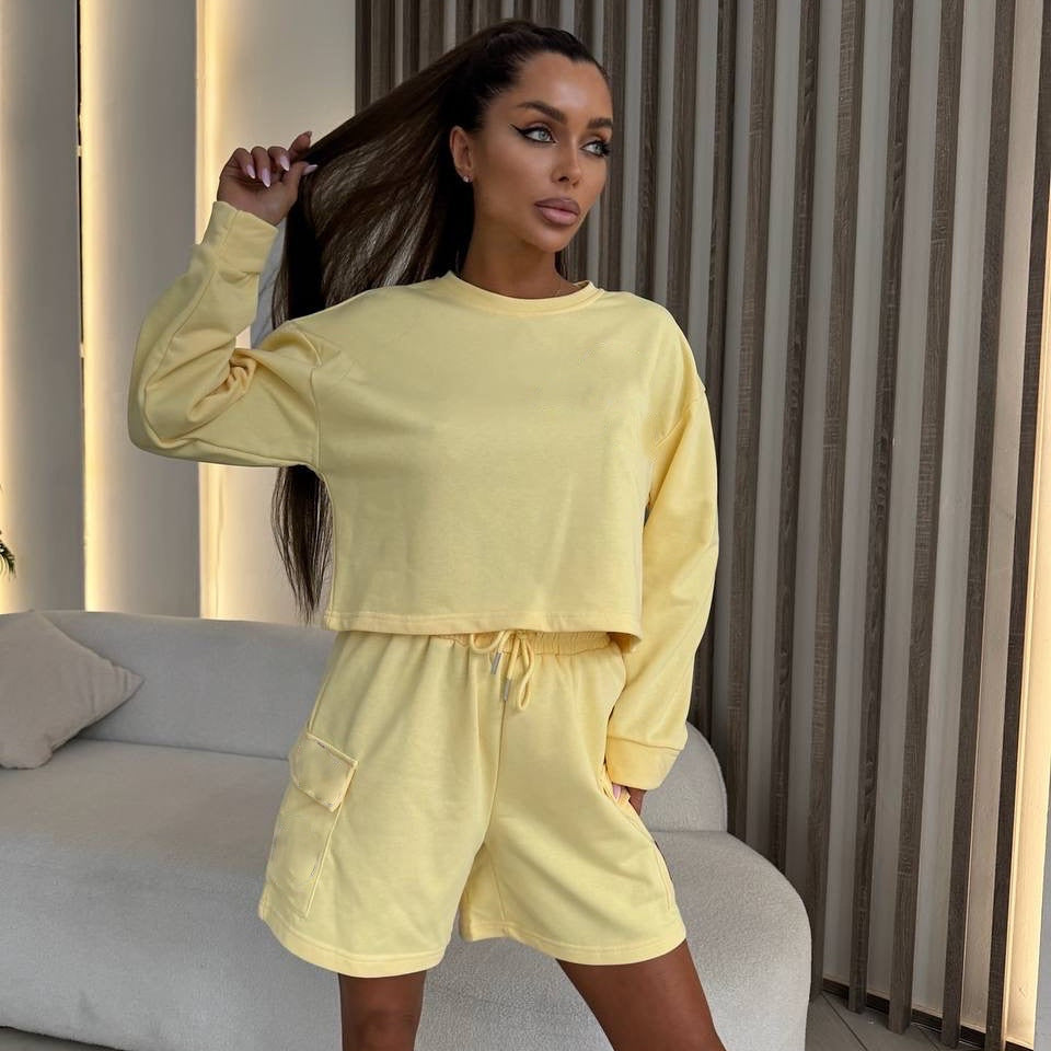 Damen Freizeitanzug mit Oversized Sweatshirt und kurzen Hosen Drune