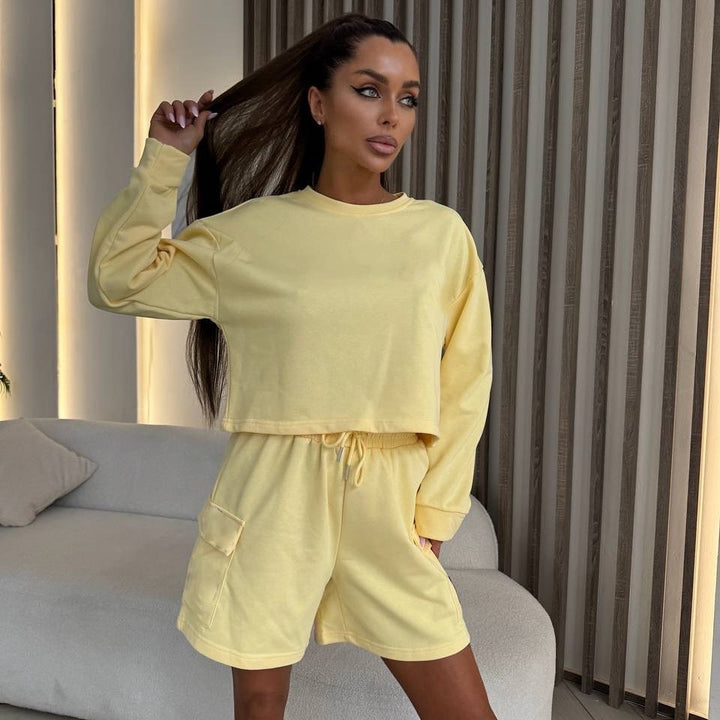 Damen Freizeitanzug mit Oversized Sweatshirt und kurzen Hosen Drune