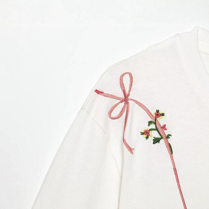 Damen T-Shirt mit feiner Stickerei und einzigartigen Drucken Drune