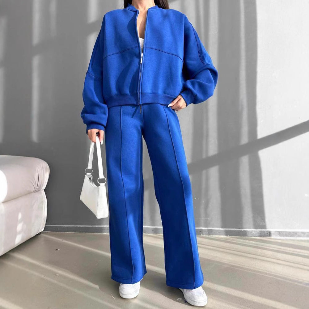 Damen Freizeitlook mit lässiger Zip-Jacke und weit geschnittener Hose Drune