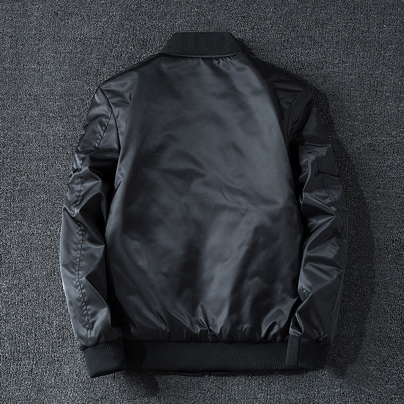 Männer's  gestickter Luftfahrt-Patch-Bomber mit Stehkragen und utility Tasche am Ärmel Drune