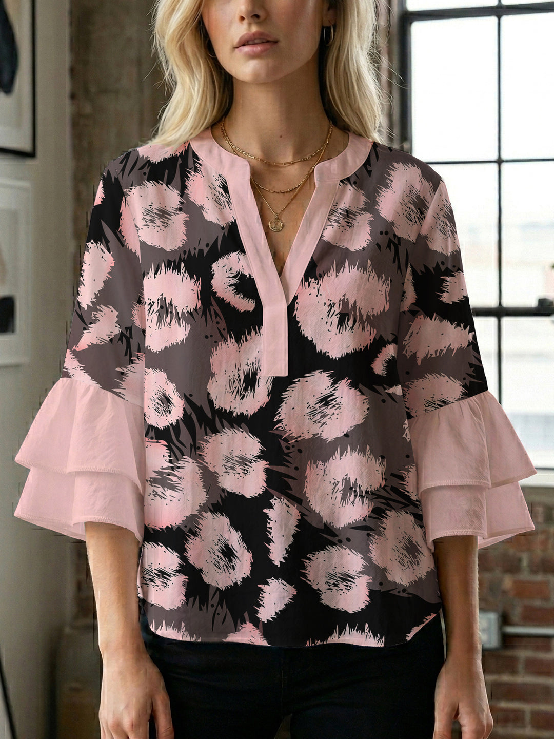 Damen Bluse mit Rüschendetails und auffälligem Animal-Print Drune