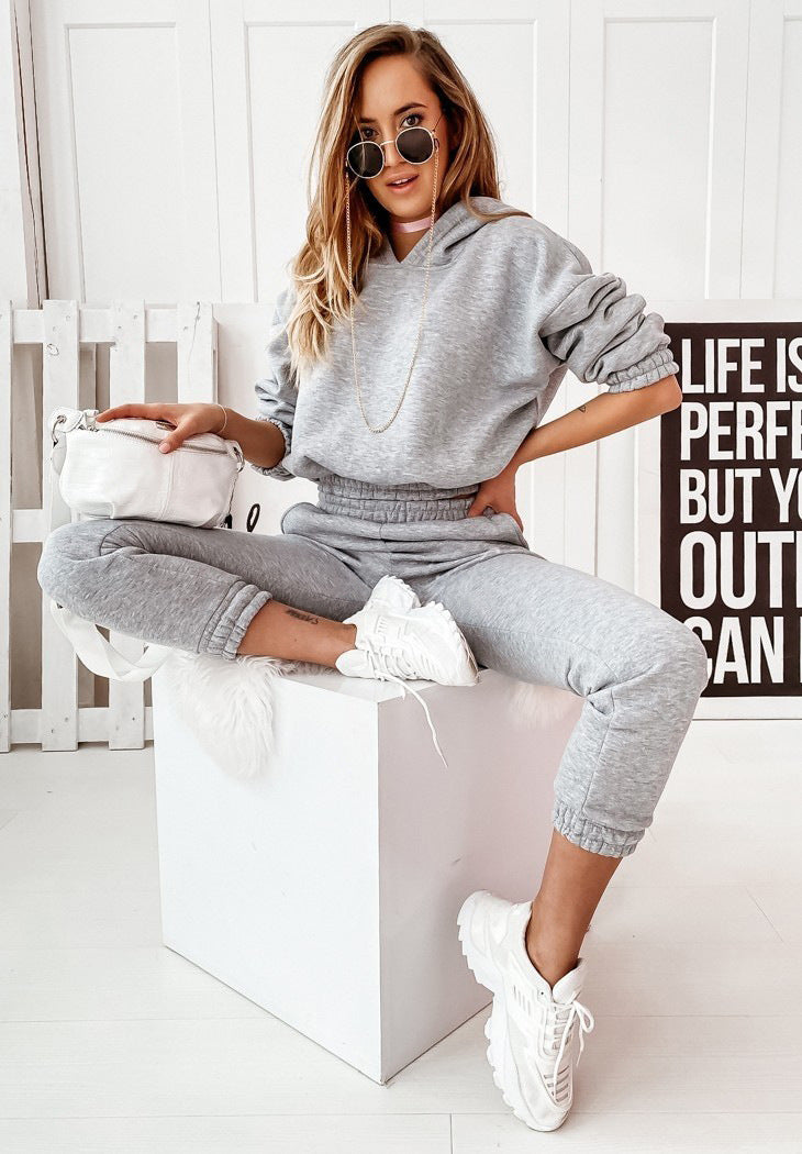 Damen Jogginganzug mit modernem Schnitt und lässigem Hoodie-Stil Drune