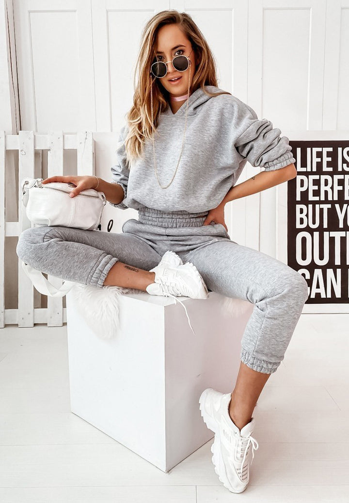 Damen Jogginganzug mit modernem Schnitt und lässigem Hoodie-Stil Drune