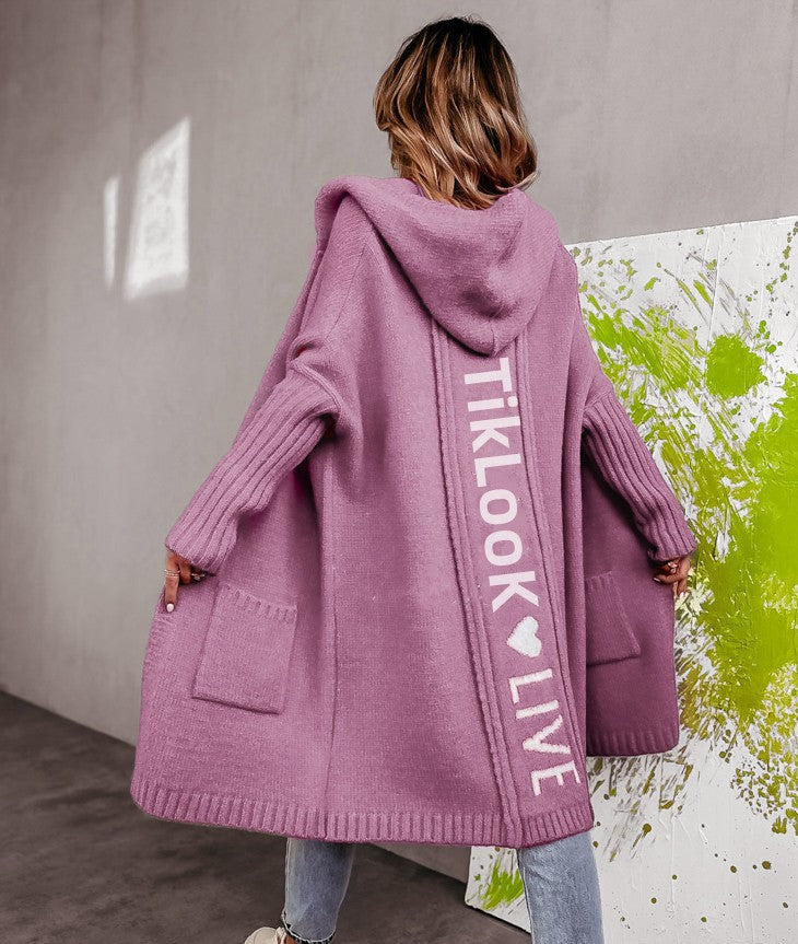 Damen Strickjacke mit Kapuze und innovativem Schriftzug Drune